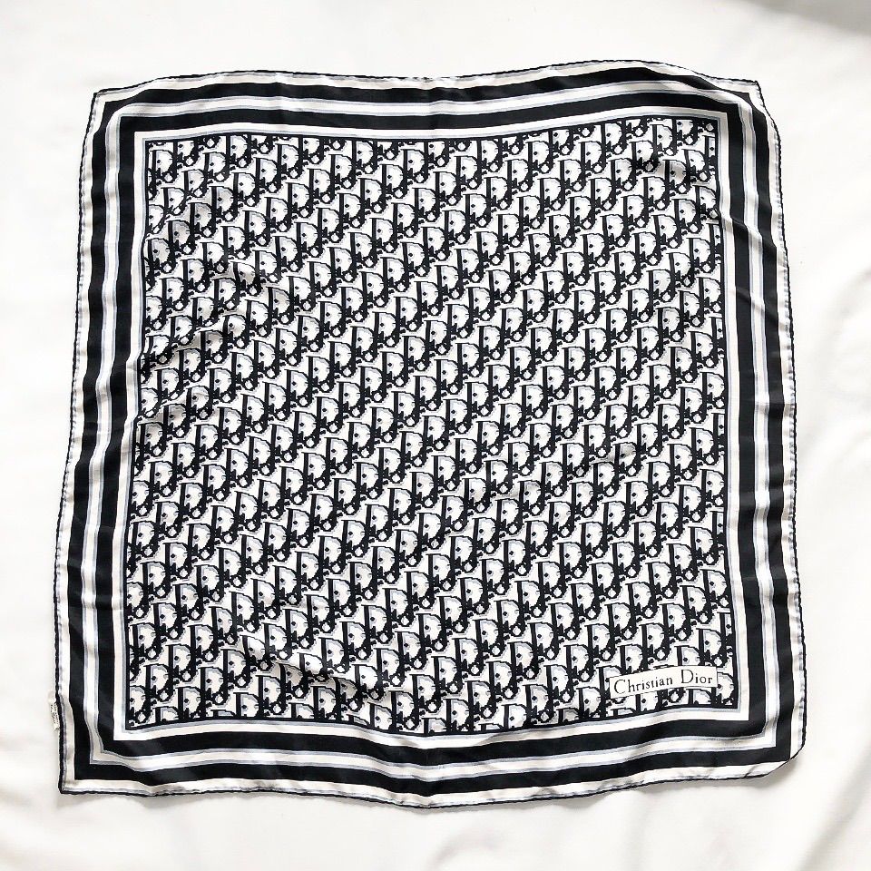 Christian Dior クリスチャンディオール トロッター柄 大判スカーフ