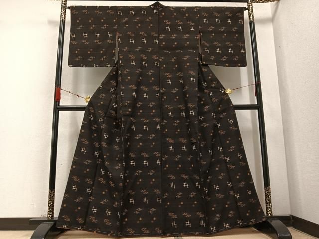 平和屋着物○国指定重要無形文化財 本場久米島紬 手織 正絹