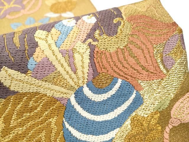 平和屋着物○六通柄袋帯 唐織 宝尽くし花文 金糸 反端付き 正絹 逸品