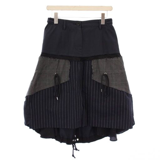 sacai/サカイ、切り替えラップフレアスカート、ネイビー、ウール、２サイズ サカイ sacai フレアスカート ひざ丈 変形 切替 ドッキング 1 紺