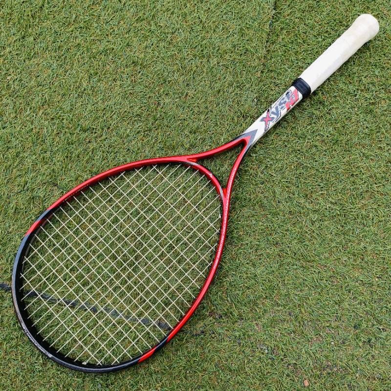極美品　MIZUNO ミズノ ソフトテニスラケット　XYST Z7　レッド 極美品 MIZUNO ミズノ ソフトテニスラケット XYST Z7 レッド 極美品