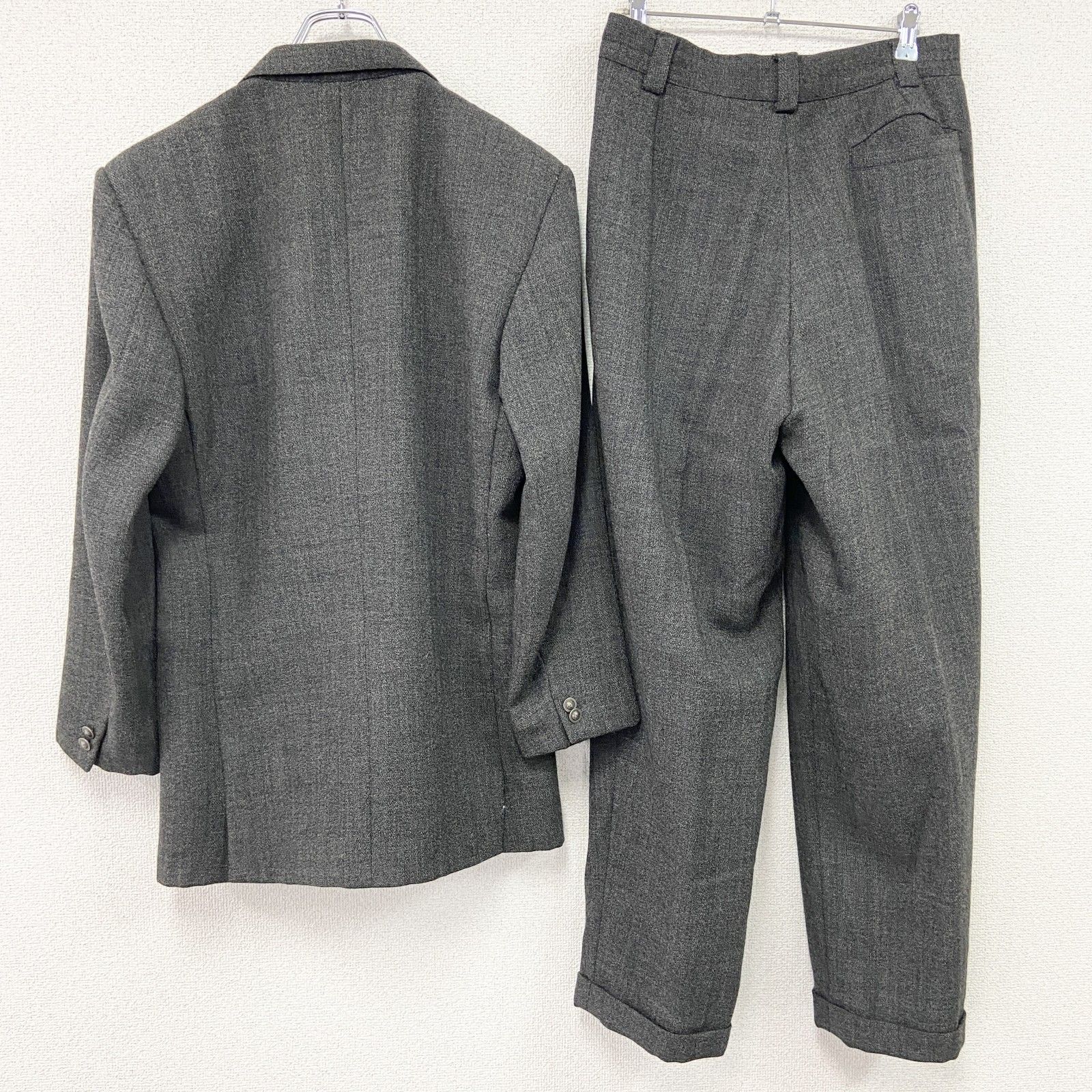 ジャンニベルサーチ、最高級 シルク。 グレー スーツ シングルボタン ジャンニベルサーチ、最高級 シルク。 グレー スーツ シングルボタン
