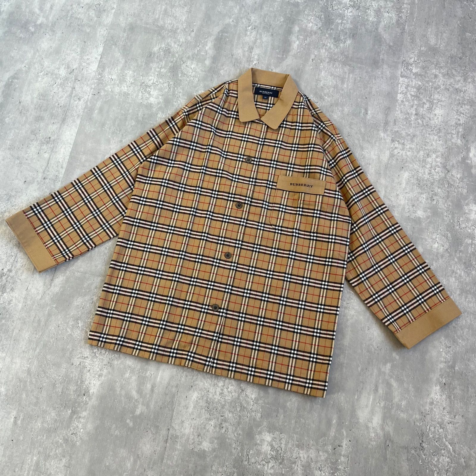 【美品】バーバリーロンドン　シャツジャケット　ノバチェック　ロゴボタン　M バーバリーロンドン デニムシャツ ノバチェック ロゴボタン グレー