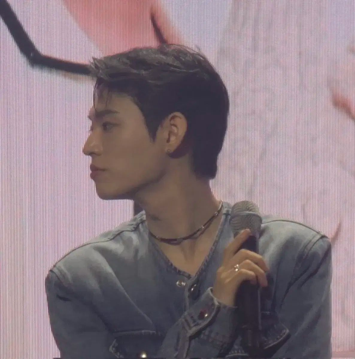 オンエンオフ ヒョジン サイン入りチェキ - メルカリ