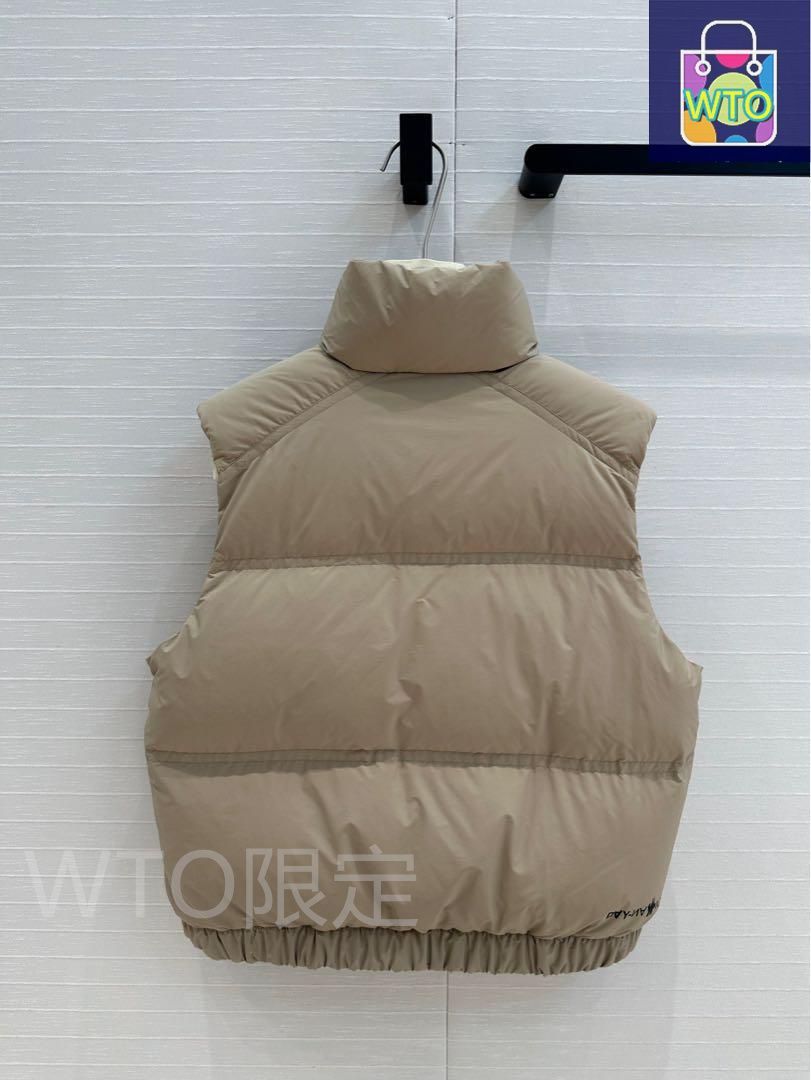 MONCLER ベージュ ダウンベスト｜本日限定特価｜新品未使用 - メルカリ
