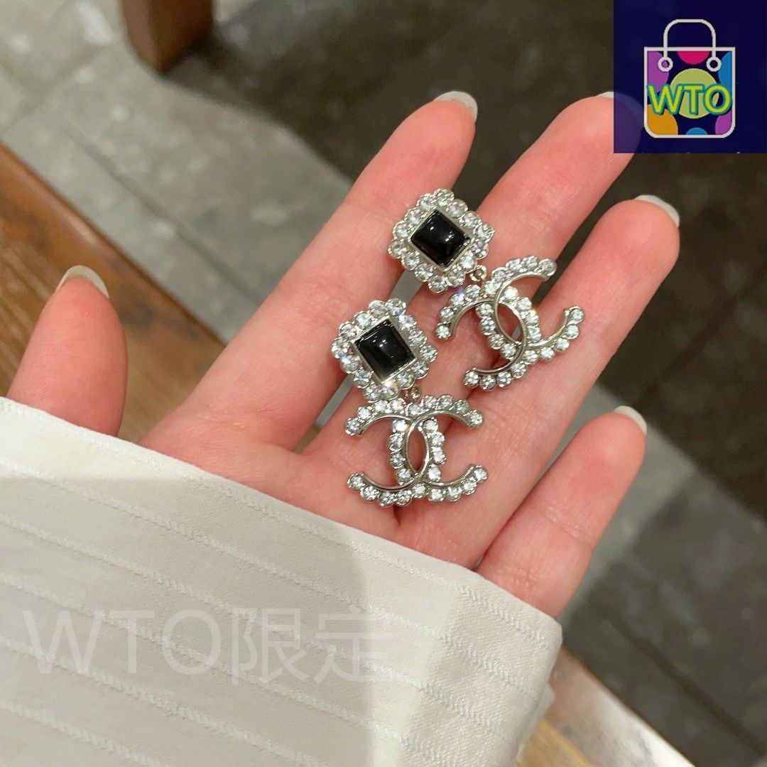 今日特価】Chanel ヴィンテージ アルファベット ピアス！送料無料で