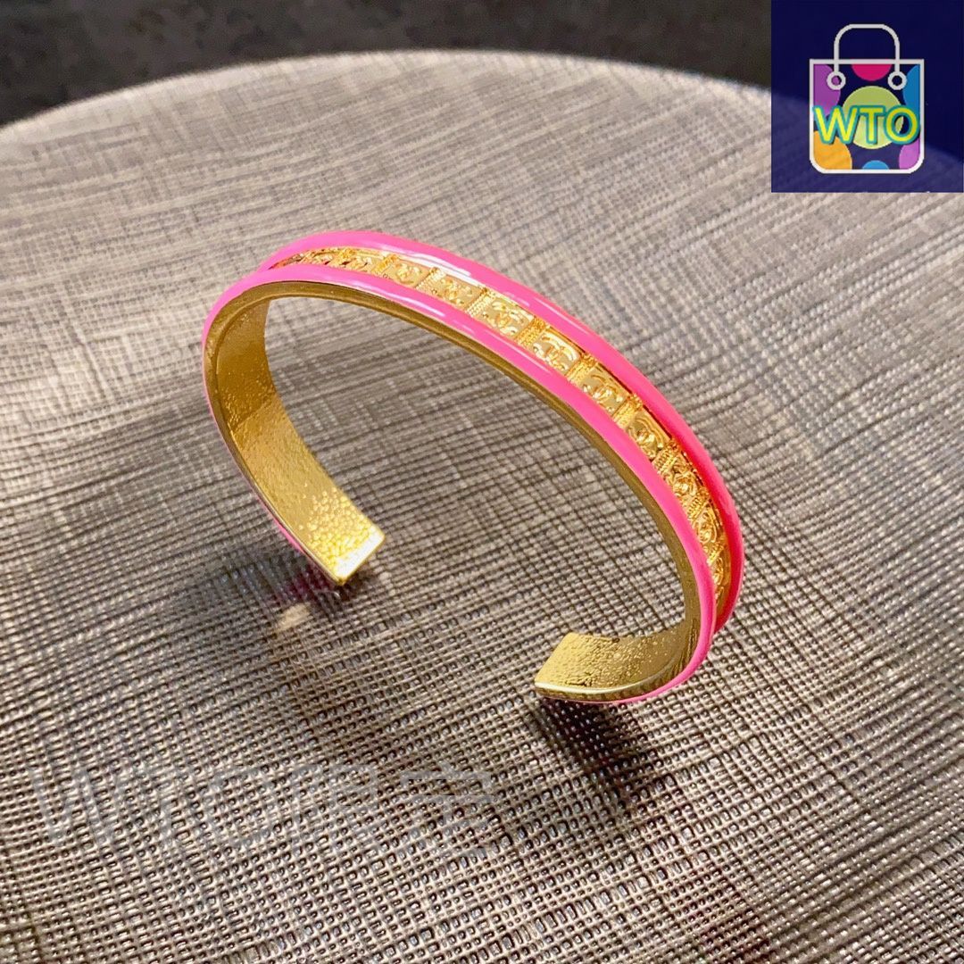 今日特価】CHANEL 新ダブル C ロゴ ドラゴンフルーツカラー