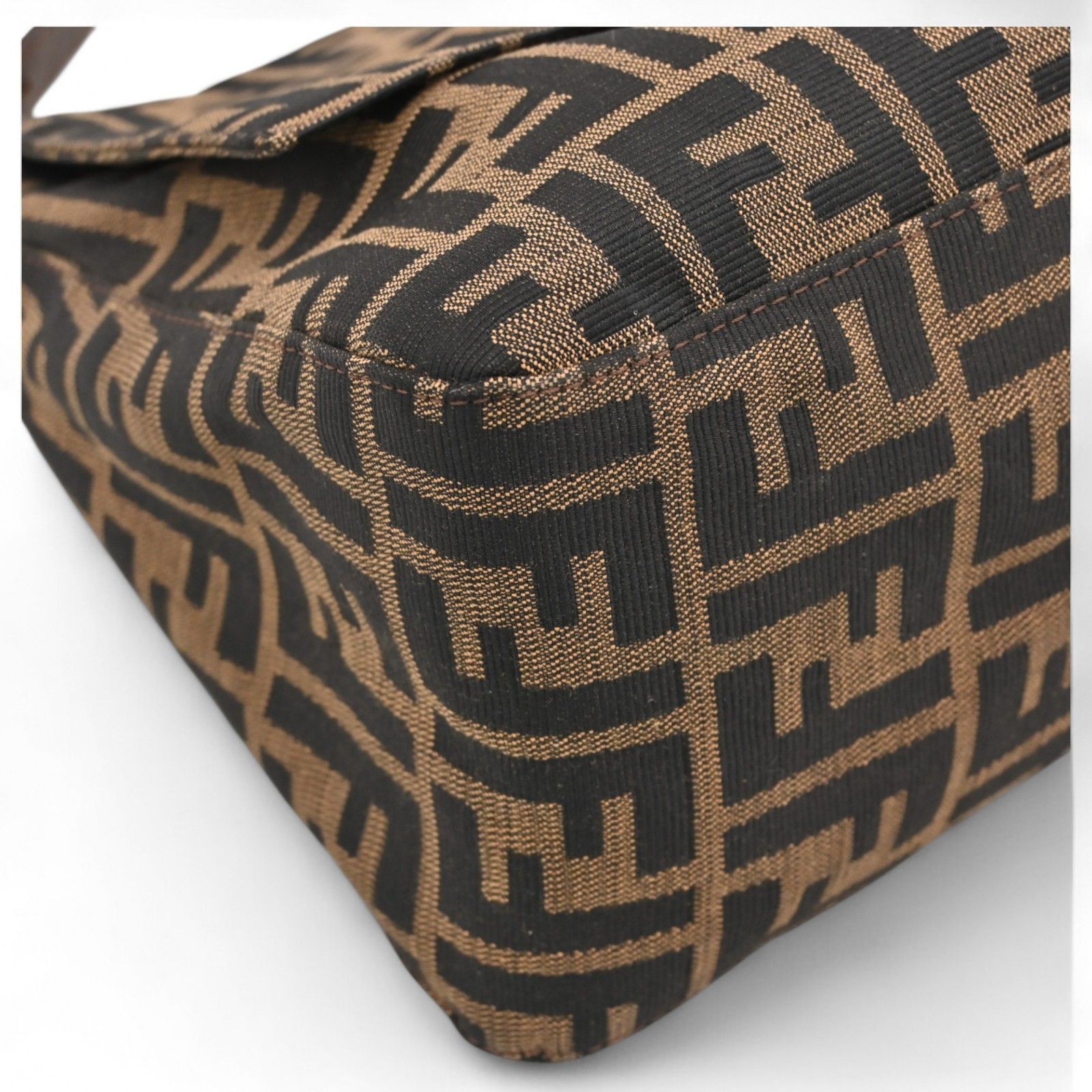 フェンディ ズッカ柄 マンマバケット ショルダーバッグ Aランク