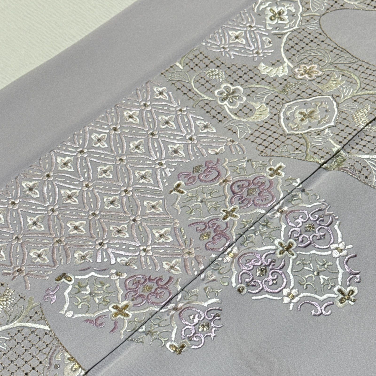 山口美術織物　付下げ　刺繍　セット　正絹 山口美術織物 付下げ 袋帯 フルセット 正絹 刺繍 薄紫 - メルカリ