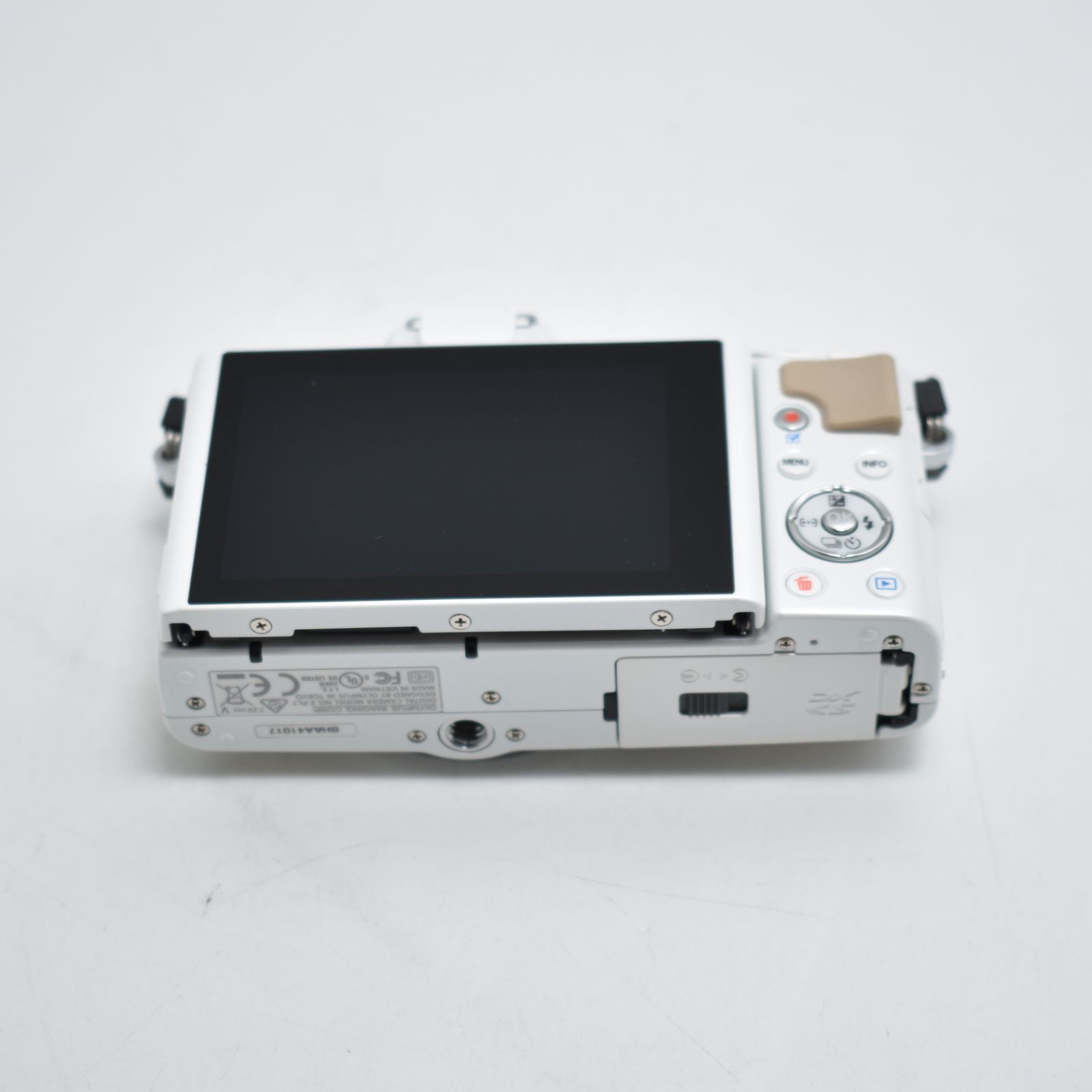 B#10001 OLYMPUS ミラーレス一眼 PEN E-PL7 ボディ ホワイト PEN E-PL7