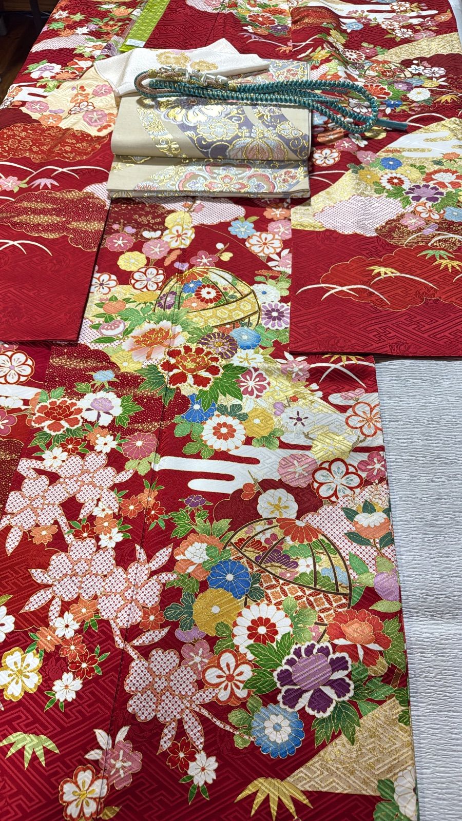 吉澤友禅　川島織物　正絹　フルセット　貝桶　金駒刺繍 吉澤友禅 振袖 正絹 フルセット 金駒刺繍 - メルカリ