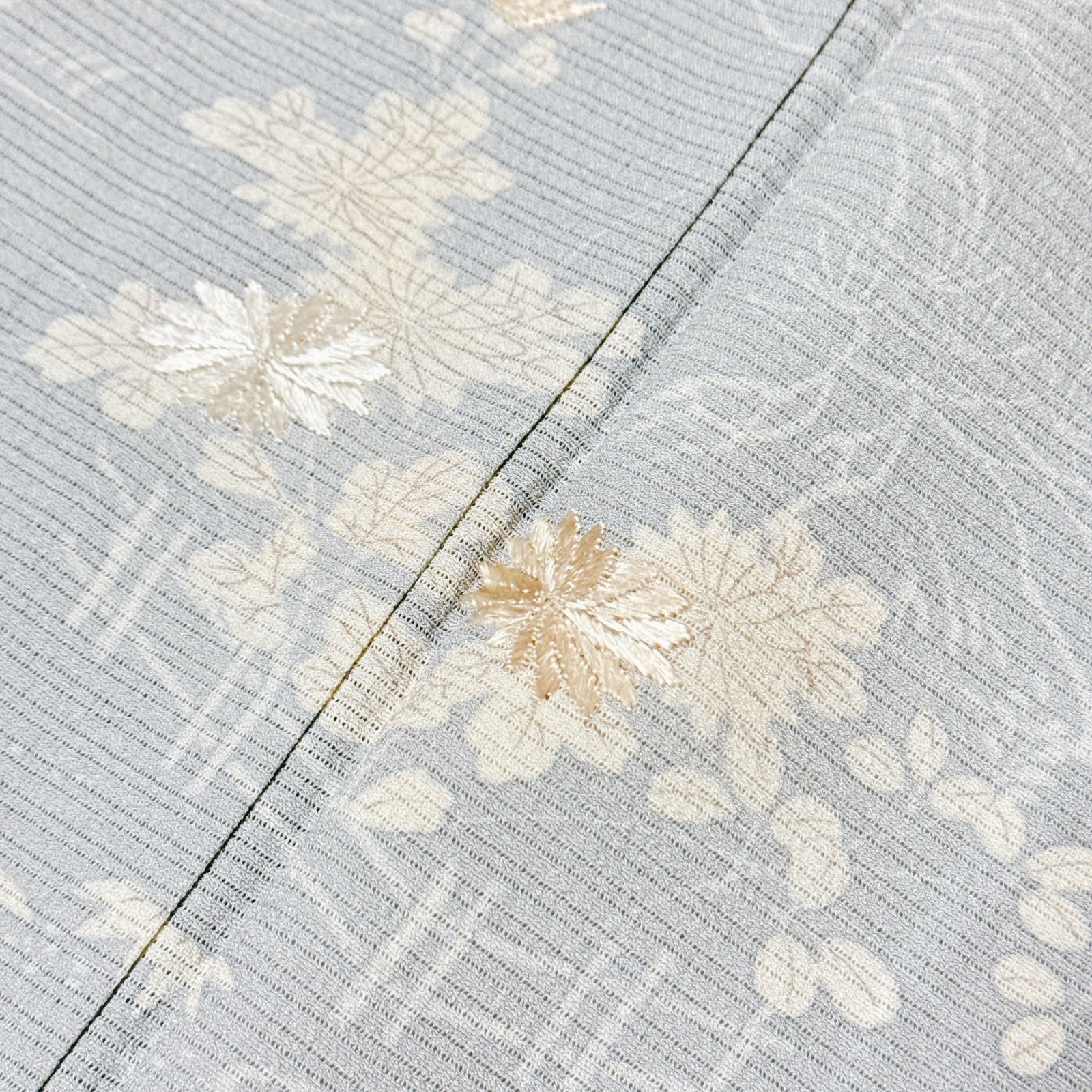 茶屋辻柄　絽ちりめん　日本刺繍　正絹 茶屋辻柄 絽ちりめん 日本刺繍 正絹 - メルカリ