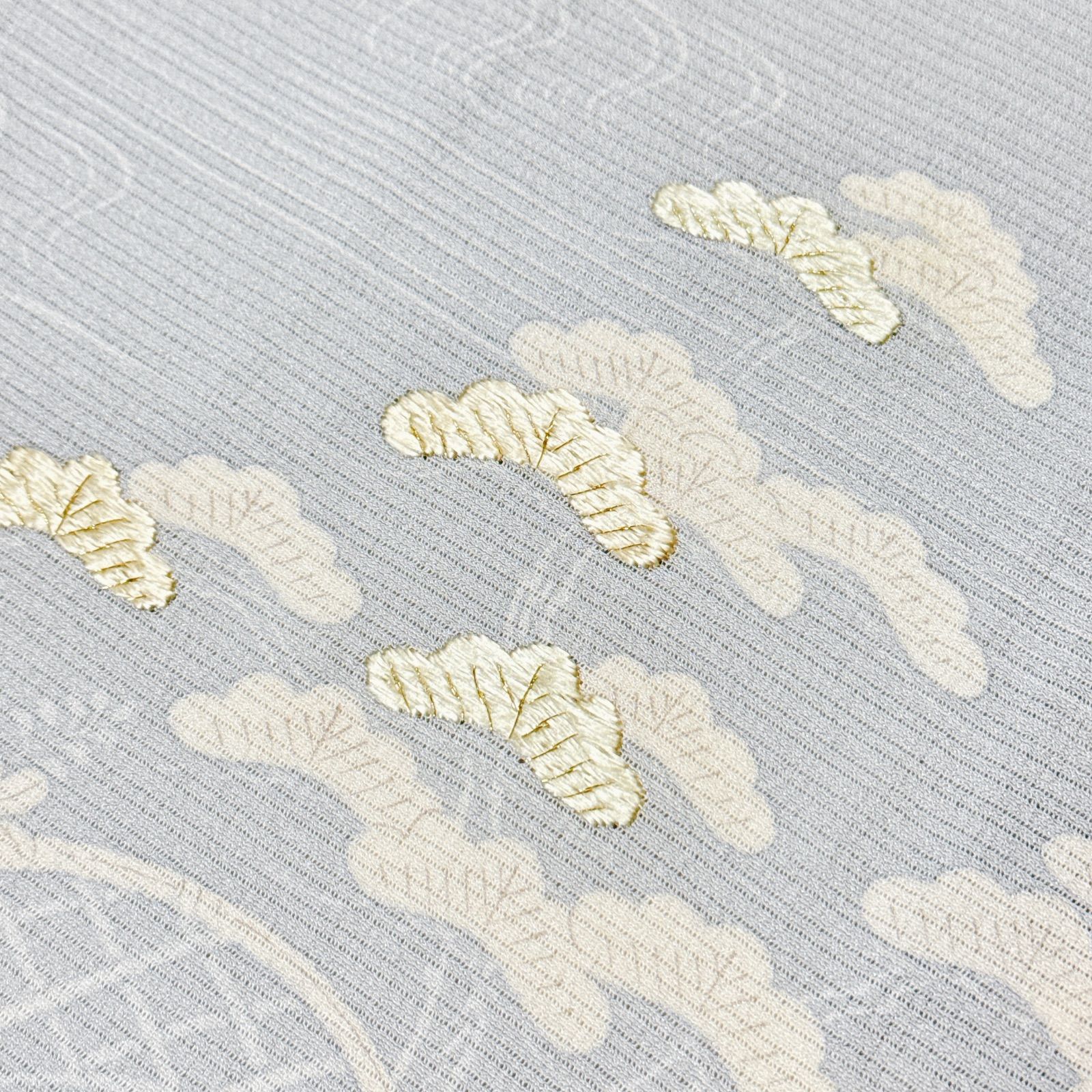 茶屋辻柄　絽ちりめん　日本刺繍　正絹 茶屋辻柄 絽ちりめん 日本刺繍 正絹 - メルカリ