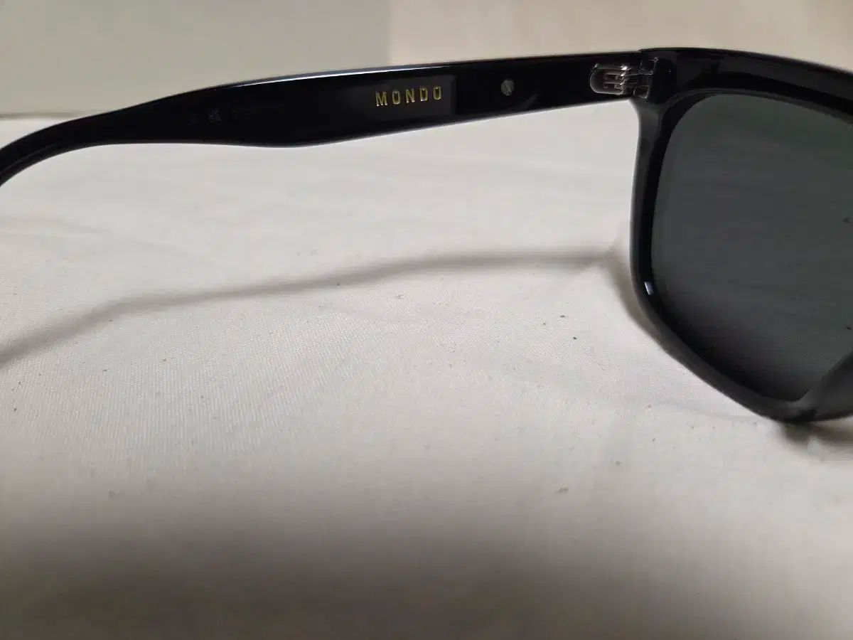 GENTLE MONSTER(ジェントルモンスター) MONDO 01 ブラック - メルカリ