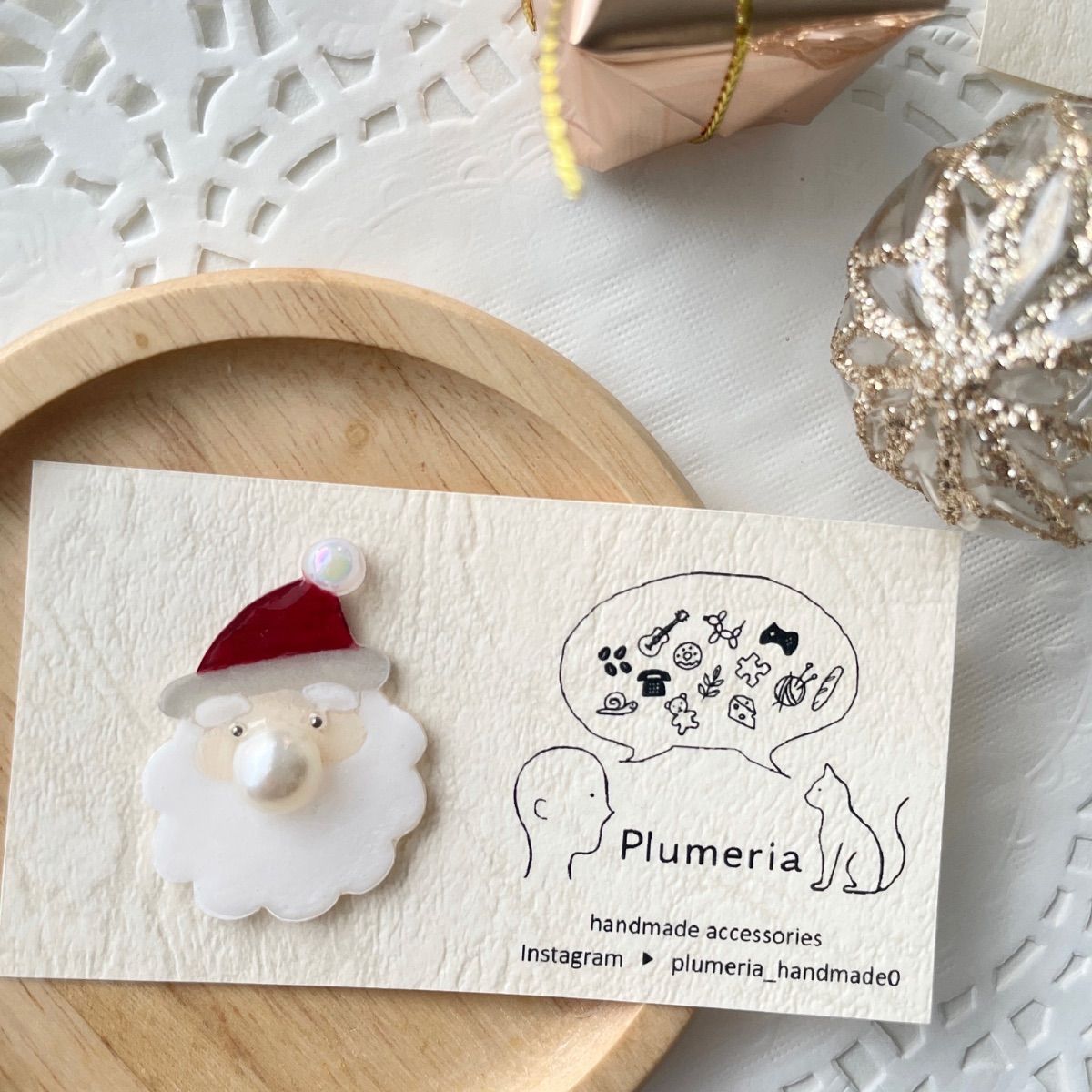 もこもこサンタ⋆*ブローチ(マグネット・ヘアゴム) - メルカリ