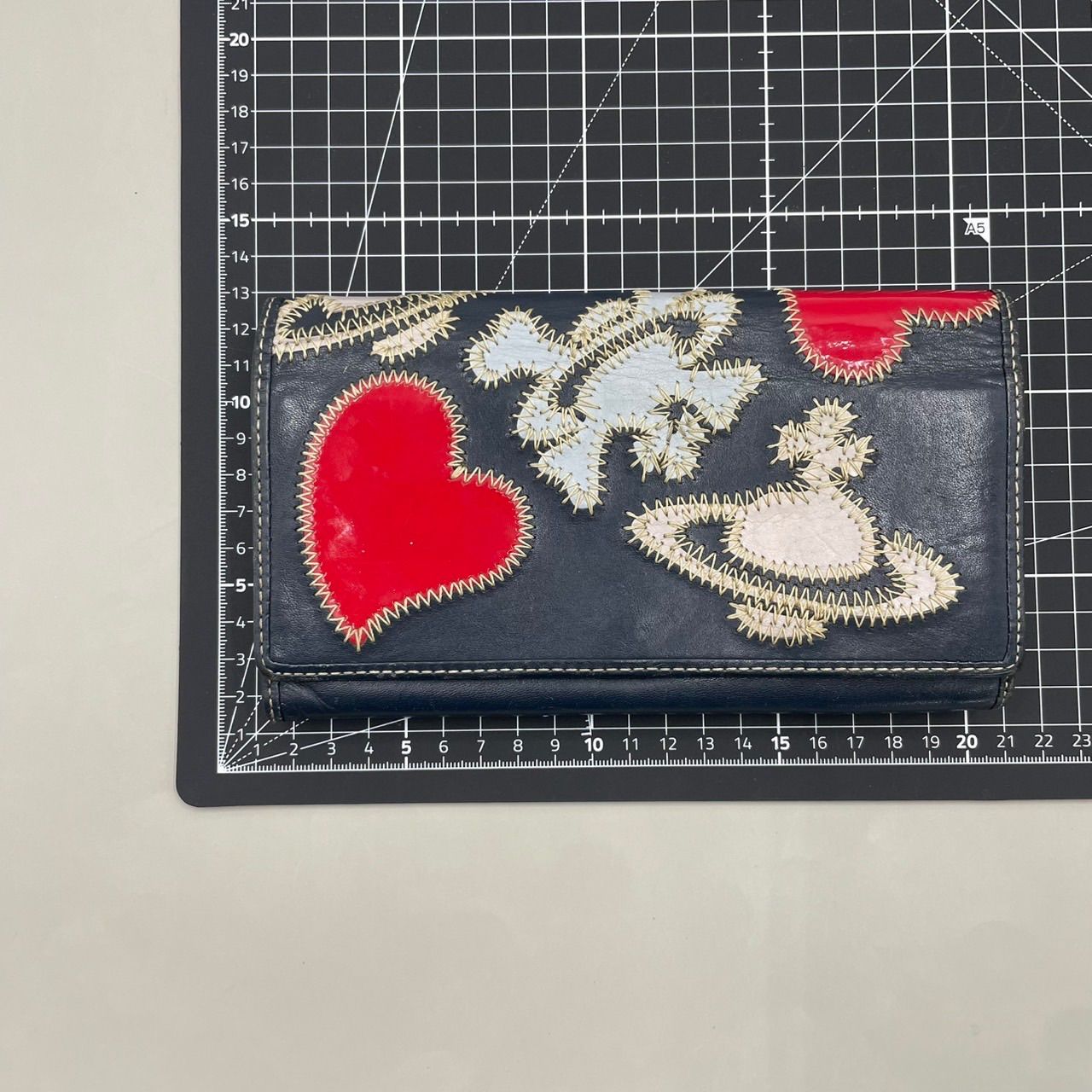 美品 希少 Vivienne Westwood ヴィヴィアンウェストウッド 長財布 