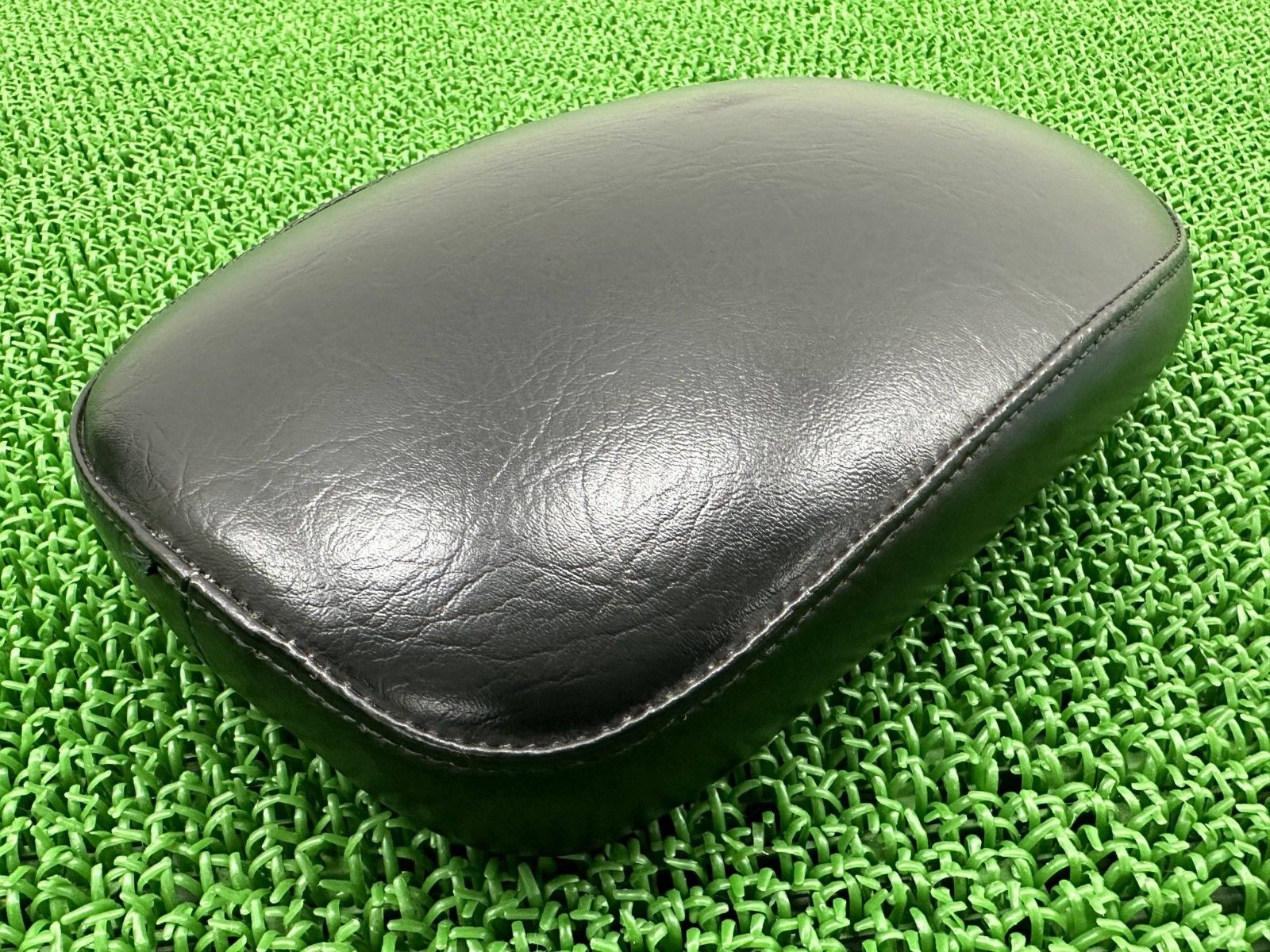 V-TWIN製ハーレー タンデムシート 社外 中古 ピリオンシート 吸盤タイプ ビッグツイン 破れ無し スポーツスター ソフテイル Fy