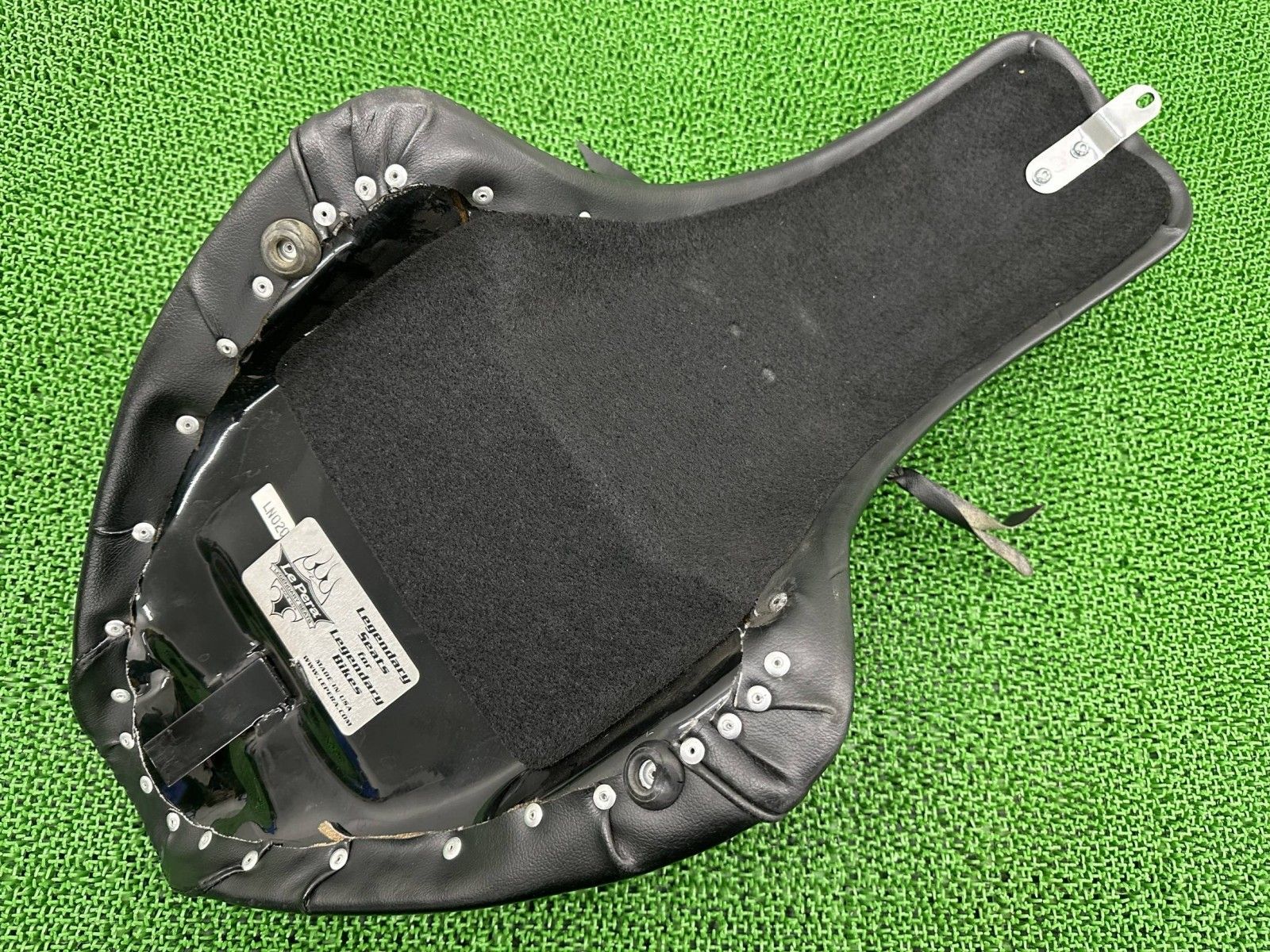 ラペラ製ソフテイル シート 社外 中古 バイク 部品 ハーレー エボ