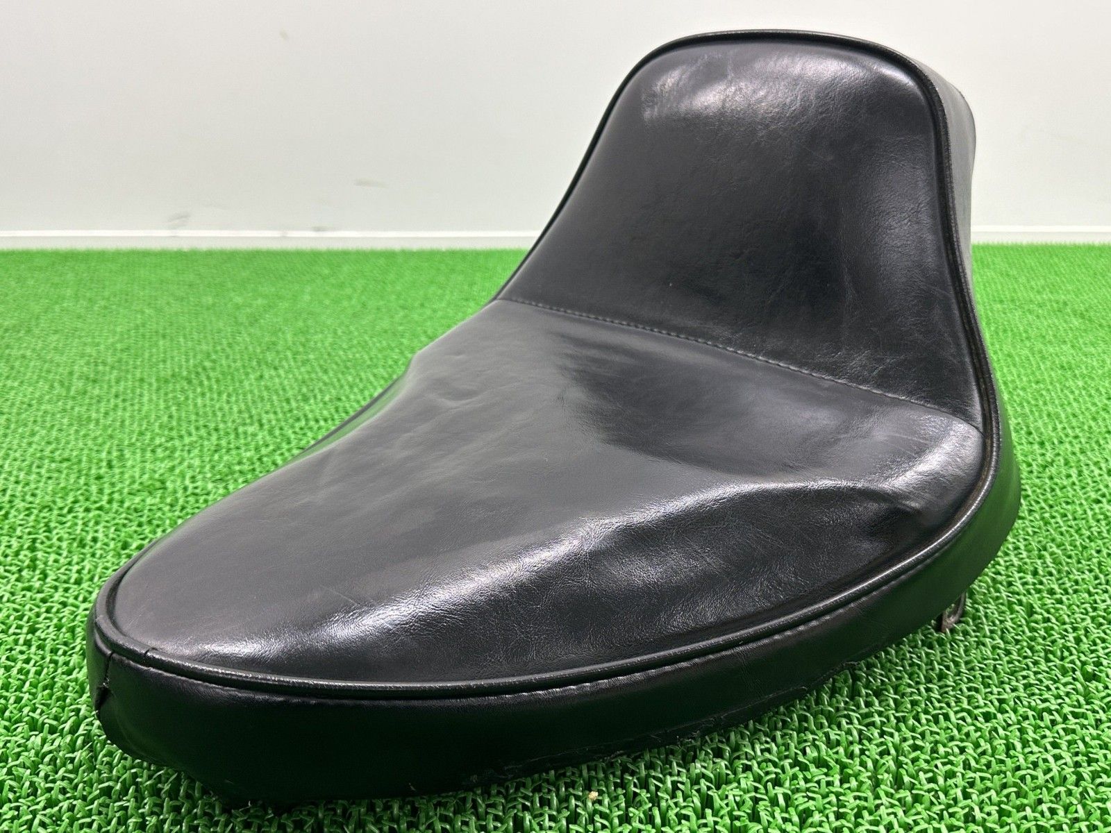 ラペラ製ソフテイル シート 社外 中古 バイク 部品 ハーレー エボ