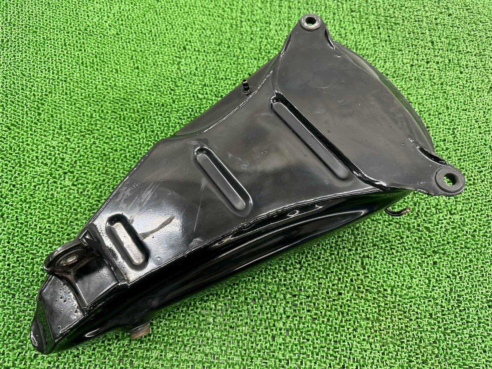ソフテイル タンク 左 黒 ハーレー 純正 中古 バイク 部品 ペイント済