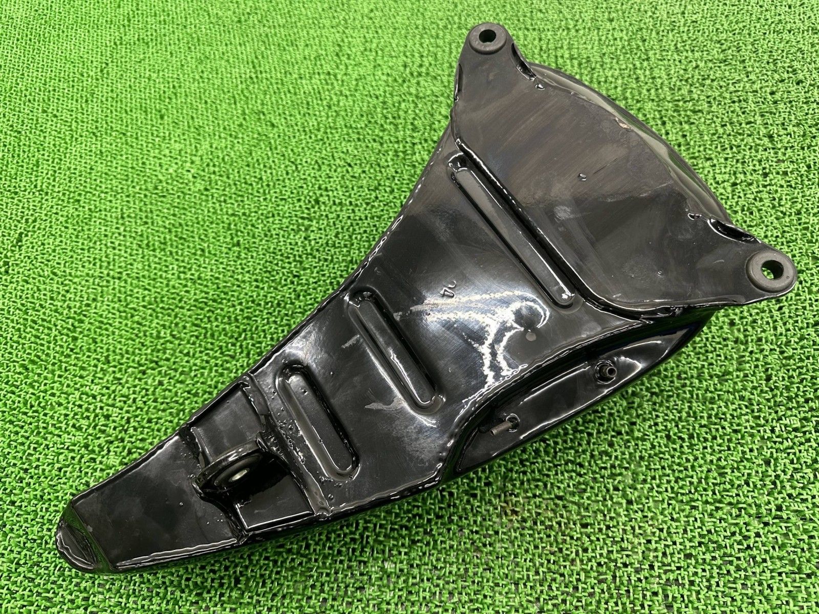 ソフテイル タンク 右 黒 ハーレー 純正 バイク 部品 ペイント済 エボ