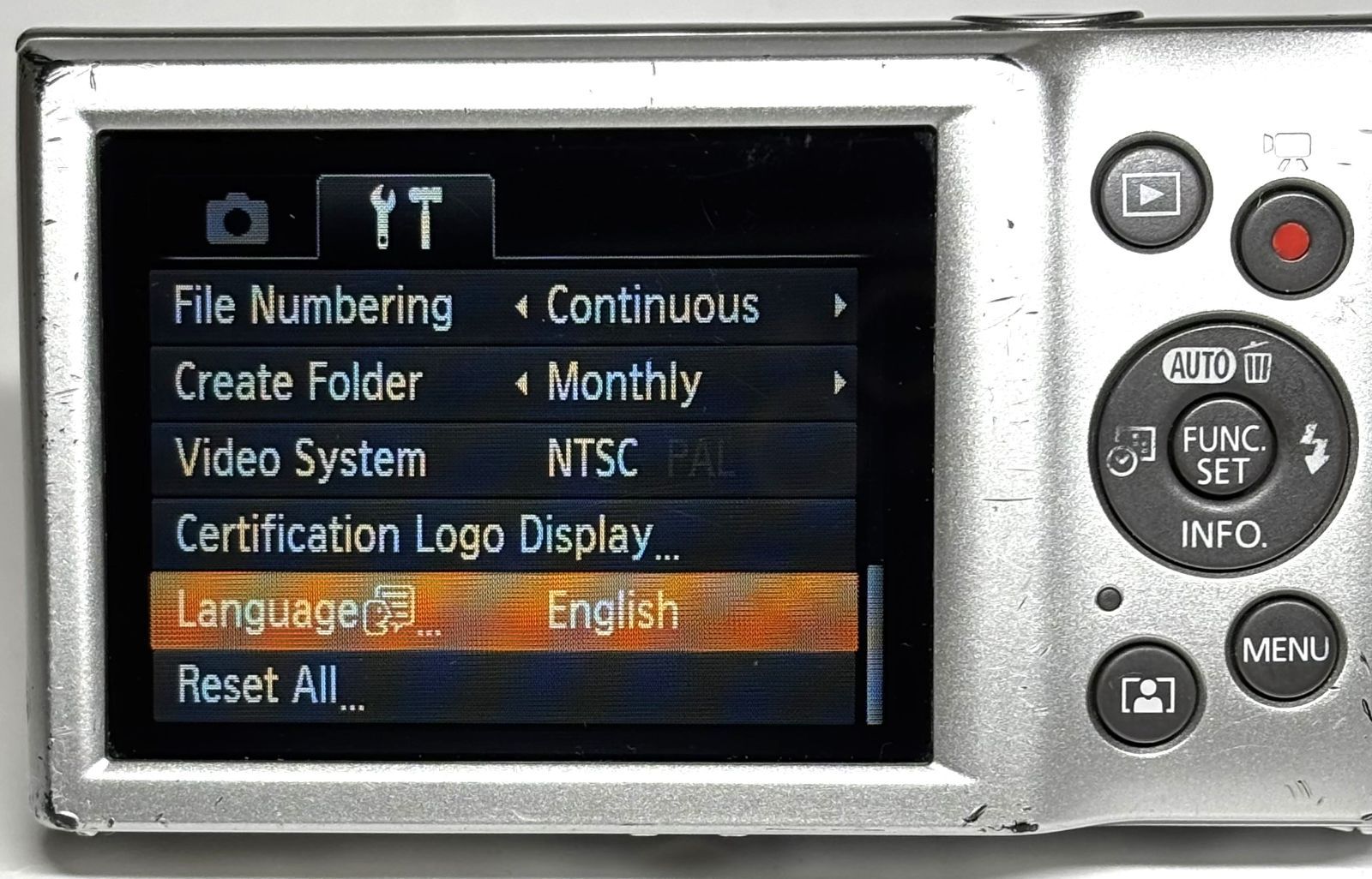 Canon IXY 200 PC2333 HD 20MP 8x デジタルカメラ silver 基本動作確認