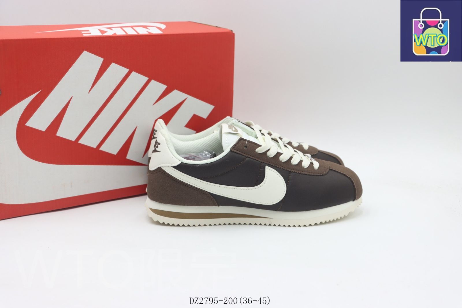 今日特価】Nike ナイキ ランニングシューズ DZ2795-200 バロック