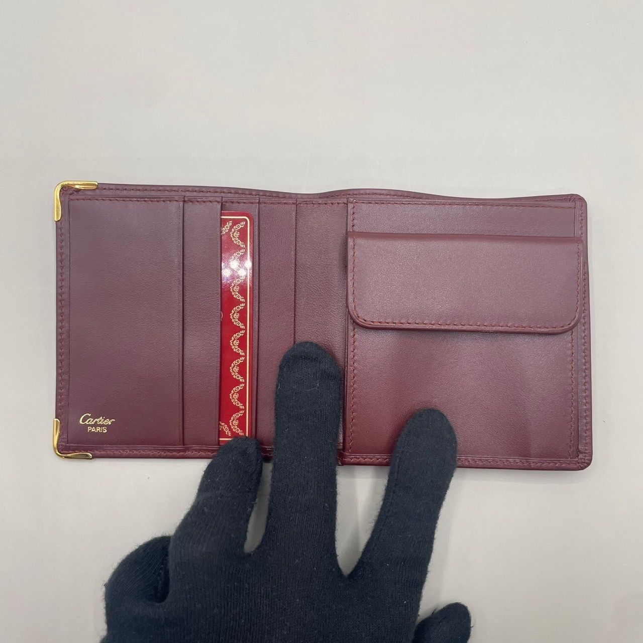 未使用✨カルティエ　 レザー　二つ折り財布 マストライン ボルドー系 ☆未使用☆カルティエ 二つ折り財布 マストライン ボルドー レザー