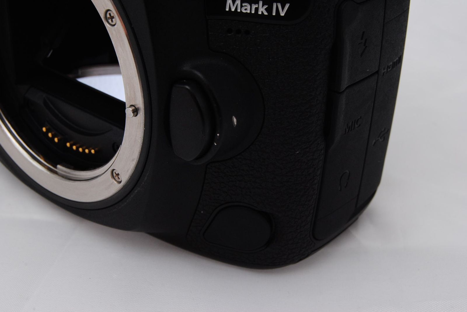 ショット数755!□ほぼ新品□ CANONEOS 5D Mark IV ボディ ショット数755!□