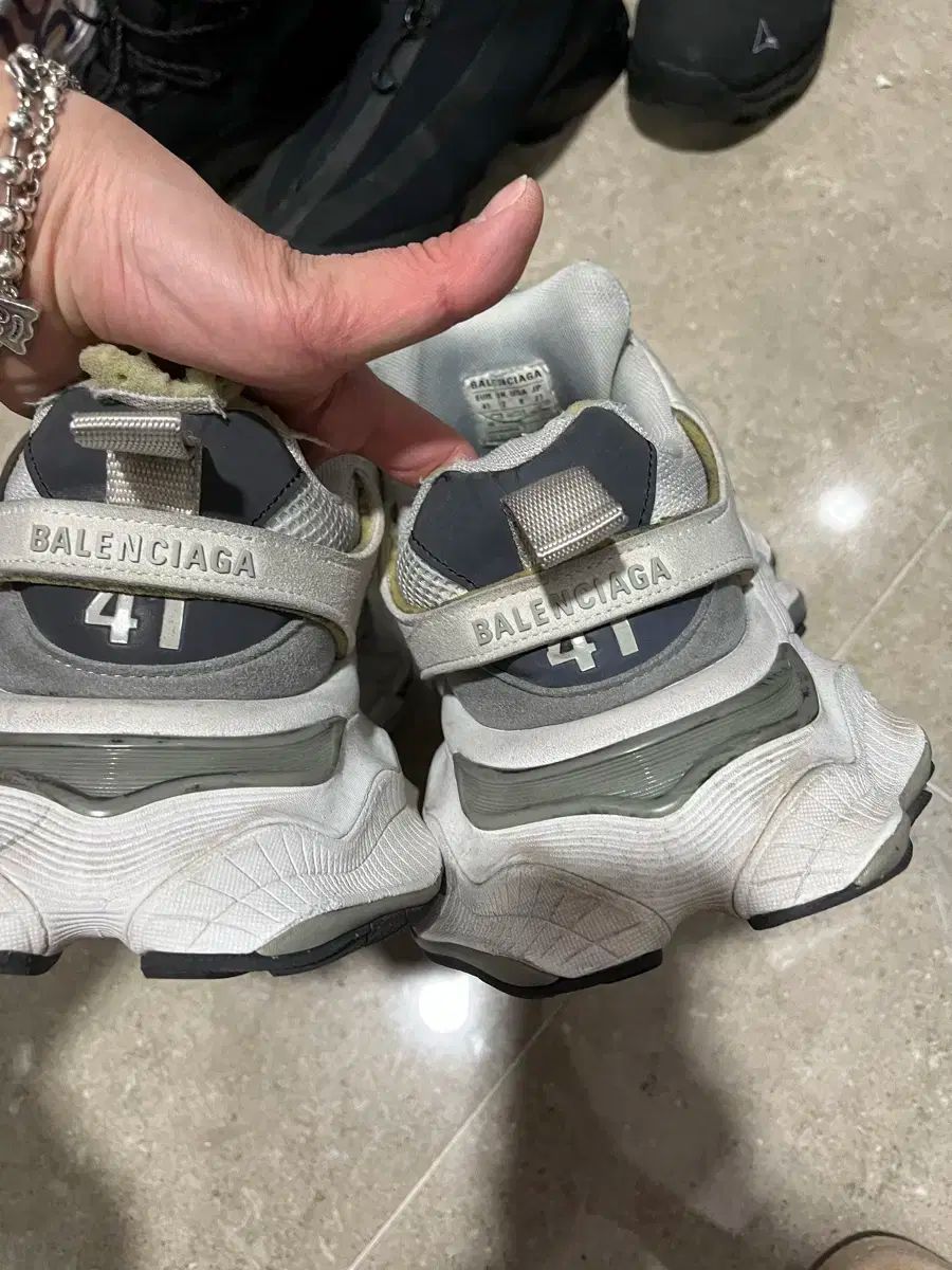 マ*ャ様 バレンシアガ　カーゴスニーカー　41 バレンシアガ カーゴ スニーカー 41 - メルカリ
