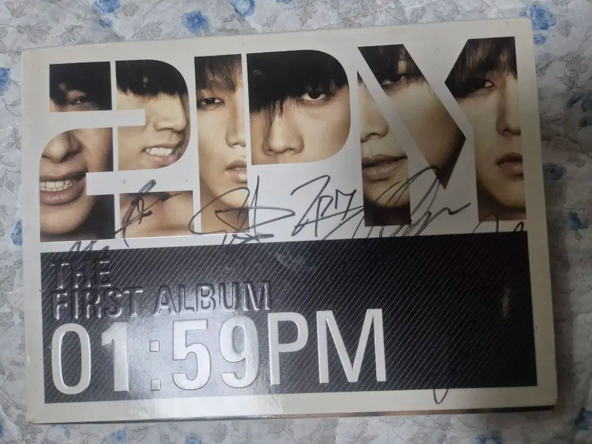 2PM The First Album 01:59PM サイン盤 - メルカリ