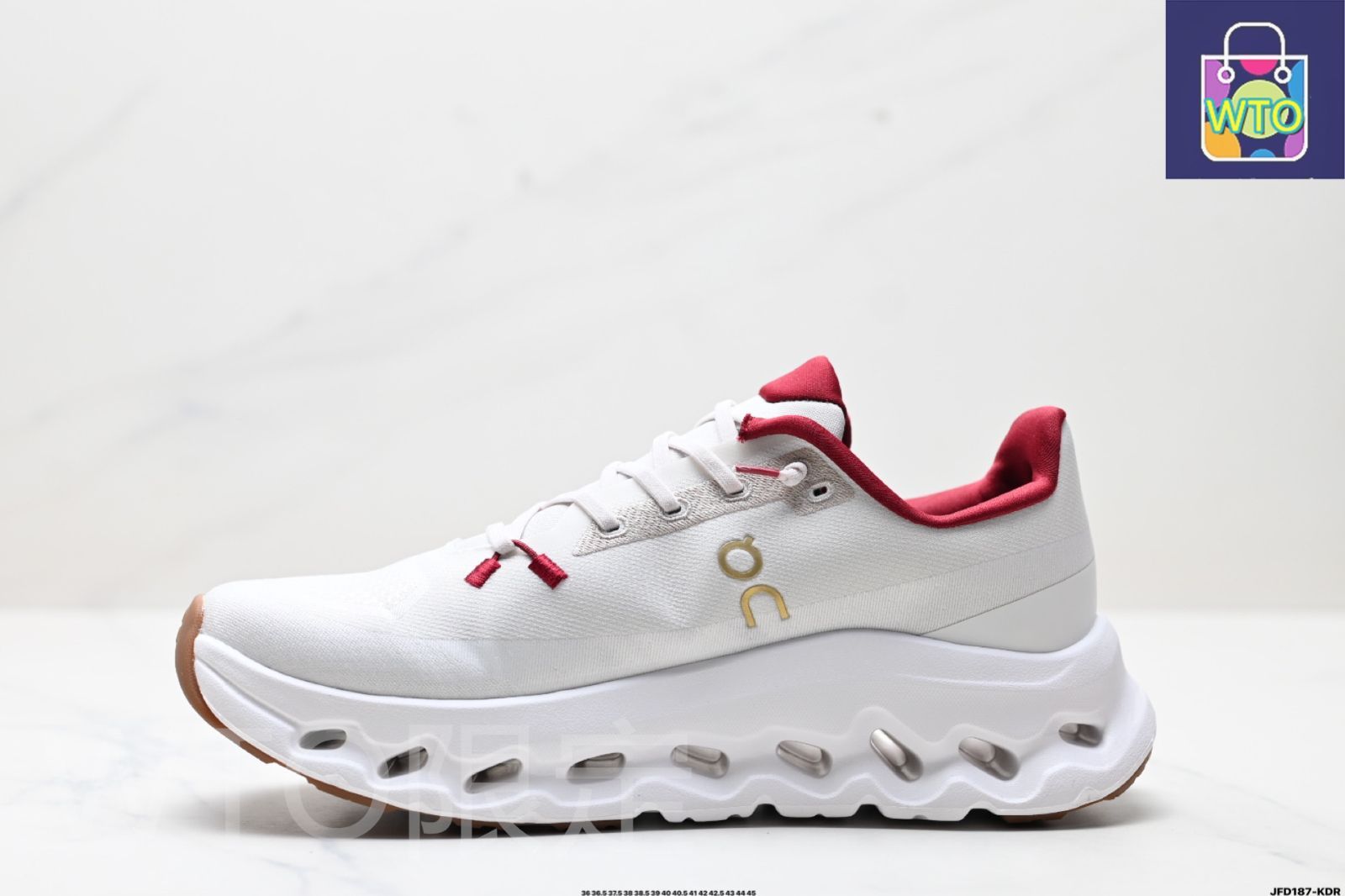 全新未使用On クラウドティルト 蛇年限定 軽量スニーカー - メルカリ