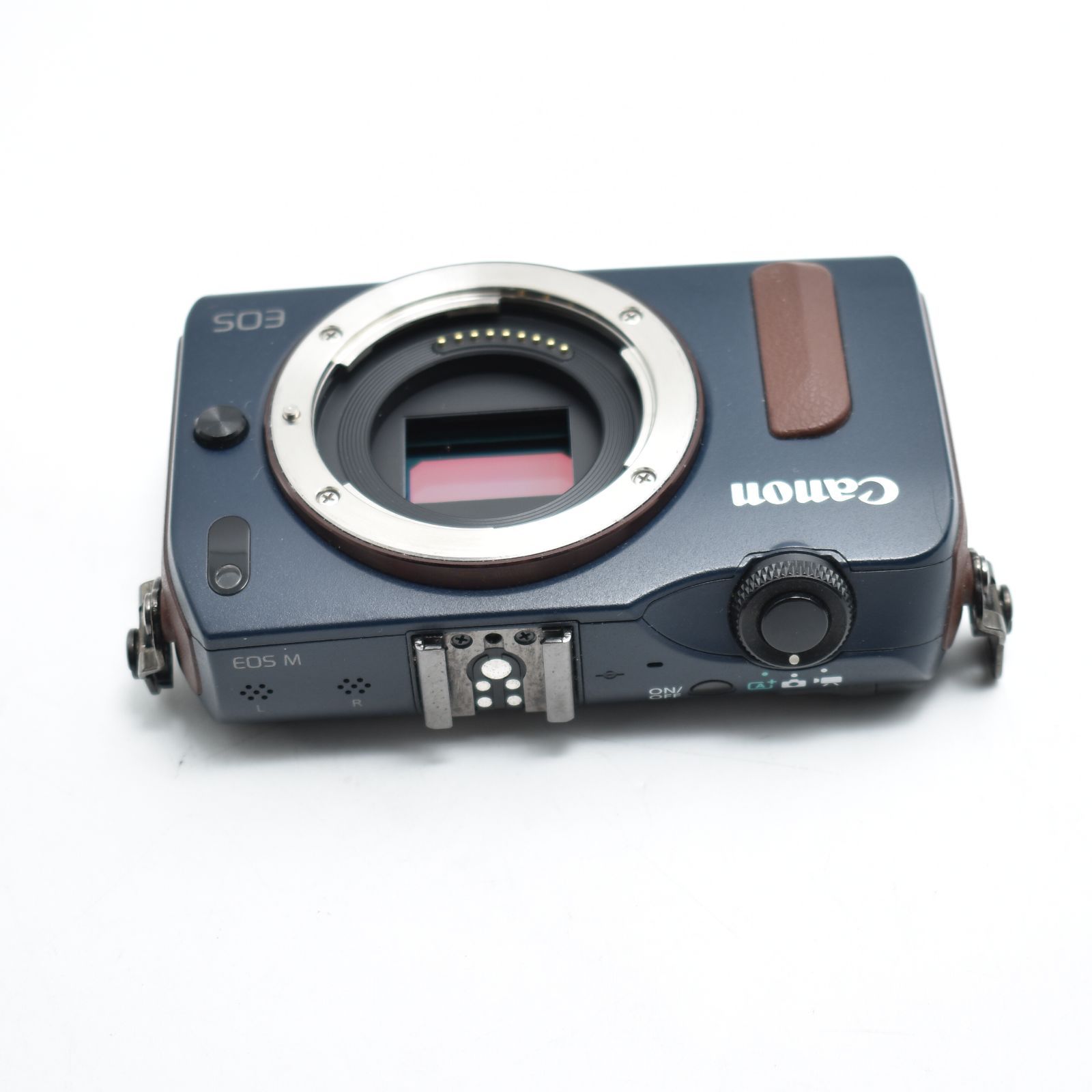 B#10342 Canon ミラーレス一眼カメラ EOS M レンズキット EF-M18-55mm