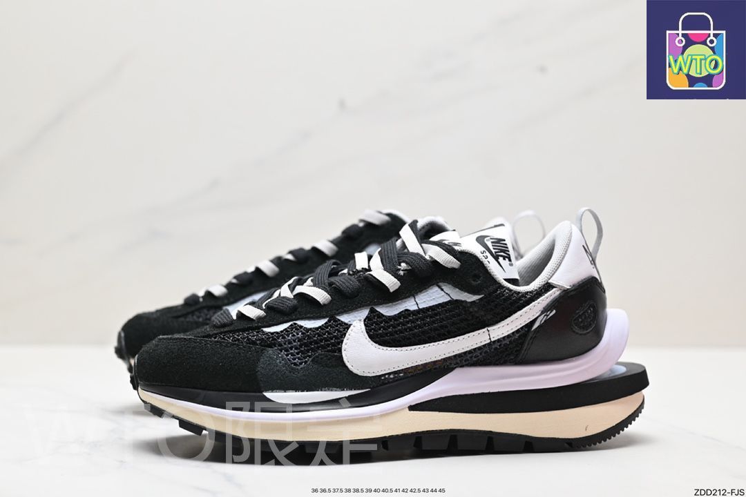 サカイ × ナイキ ヴェイパー ワッフル ブラックアンドホワイト CV1363