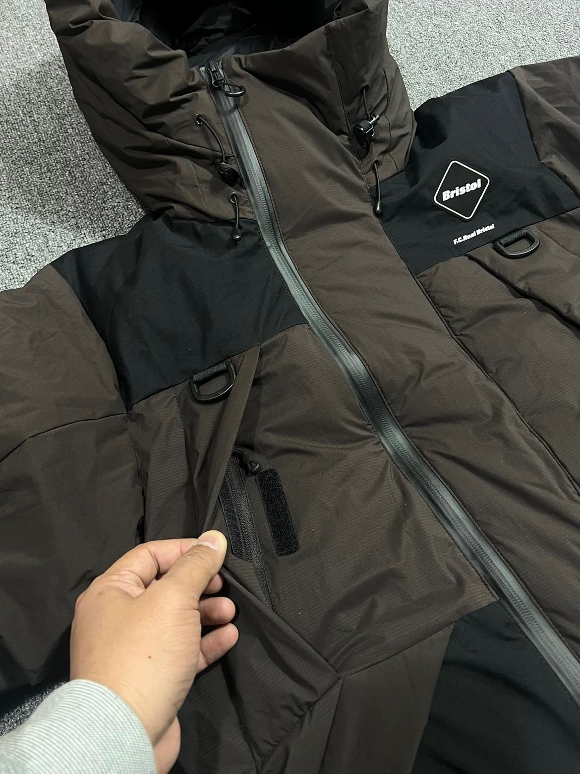 未使用 FCRB DOWN BENCH PARKA - メルカリ