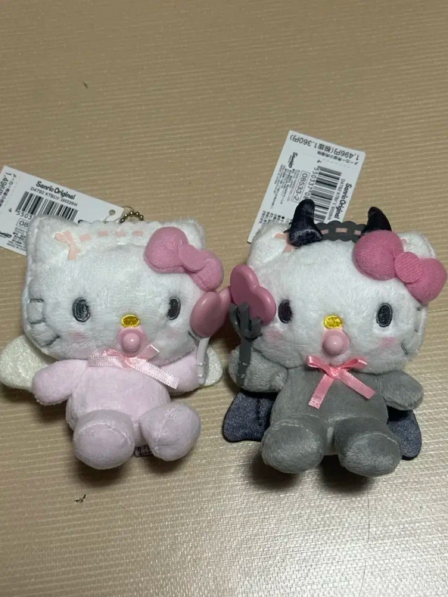 ハローキティ 天使小悪魔デザイン マスコットホルダー エンジェル