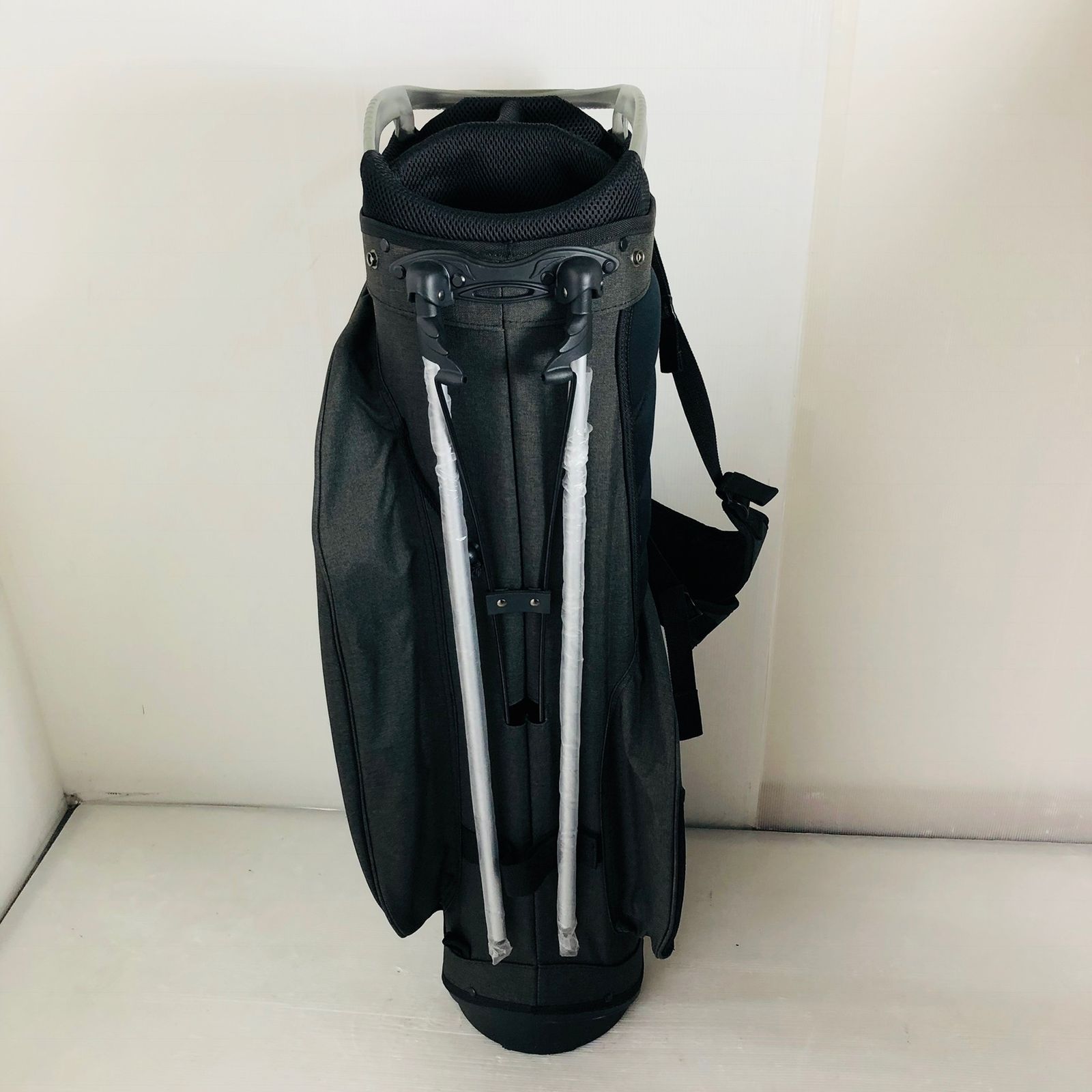 美品　TIGORA スタンド式 グレー キャディバッグint TIGORA（ティゴラ） スタンドキャディバッグ TR-0B1005STCB メンズ
