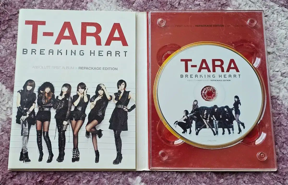 T-ARA Breaking Heart cd (全メンバーサイン) - メルカリ