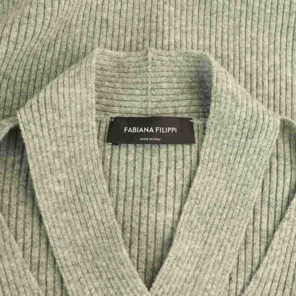 ファビアナフィリピのニットです。 美品 ファビアナフィリッピ FABIANA FILIPPI ニット セーター ロ