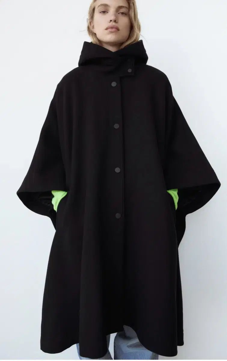 ZARA LIMITED EDITION MANTECO WOOL CAPE COAT - メルカリ