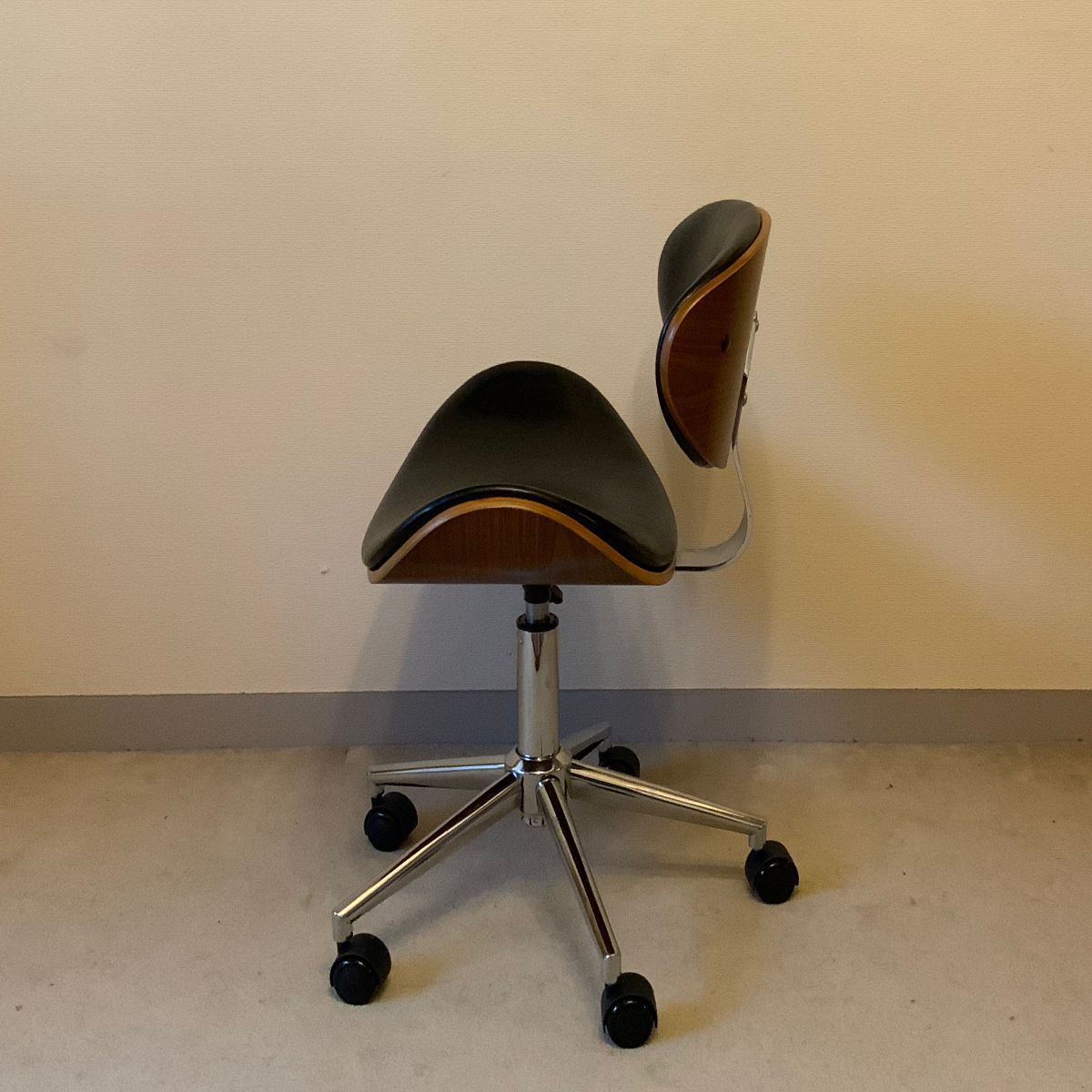 激安通販販売 アウトレット (箱汚れの為) カウンターチェアKNOX