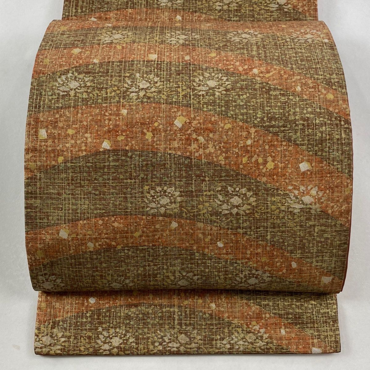 袋帯 逸品 落款 牛首紬 草花 箔散らし柄 金銀彩 赤茶 全通 正絹 【中古