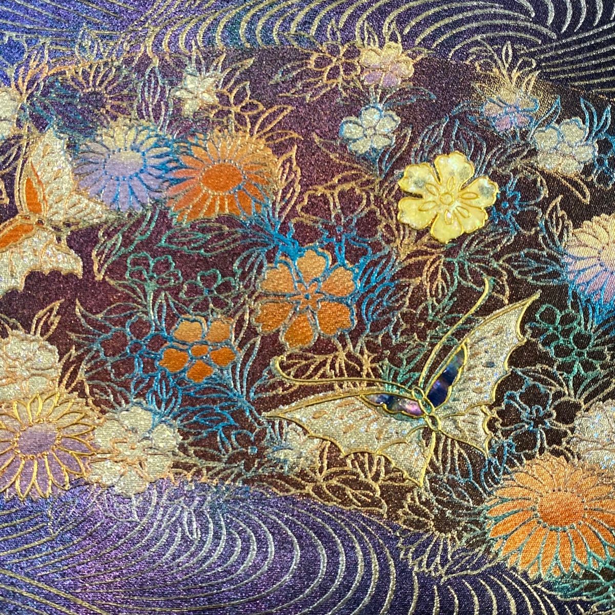 美品 銀地に金 蝶々 牡丹 丸華 桜 亀甲 紋様 正絹 袋帯 二重太鼓 作り帯 美品 銀地に金 蝶々 牡丹 丸華 桜 亀甲 紋様 正絹 袋帯 二