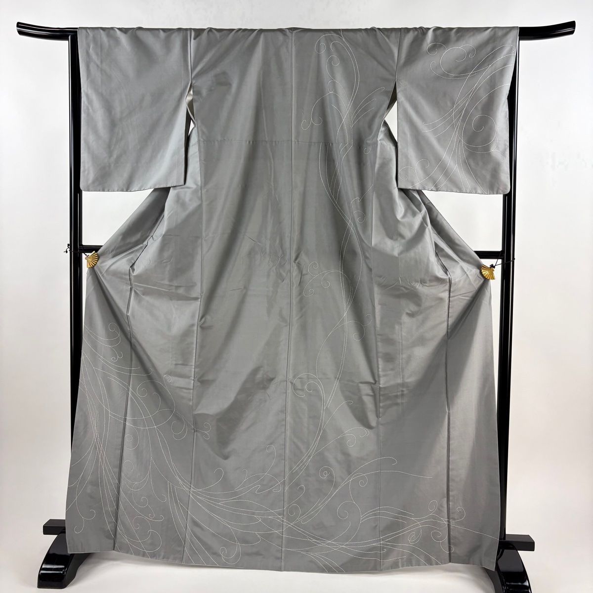 訪問着 身丈169cm 裄丈65.5cm M 袷 紬地 唐草 刺子刺繍 灰色 正絹 名品