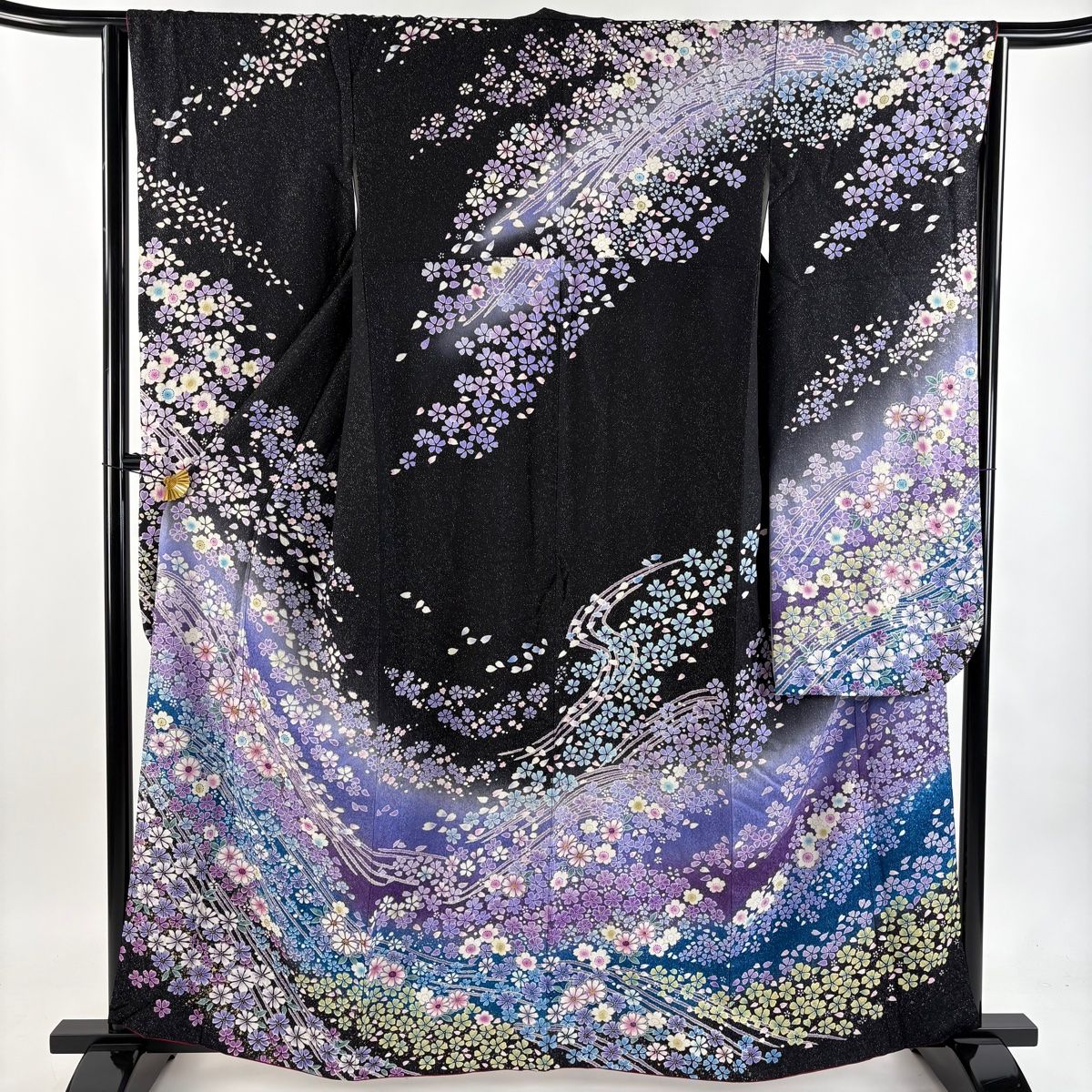 美品】 振袖 身丈161.5cm 裄丈64cm M 袷 桜 草花 銀通し 金彩 黒 正絹