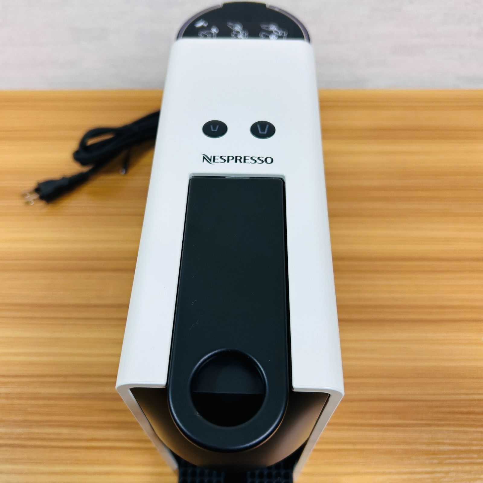 2022年製】ネスプレッソ エッセンサミニ C30-WH カプセル式コーヒー