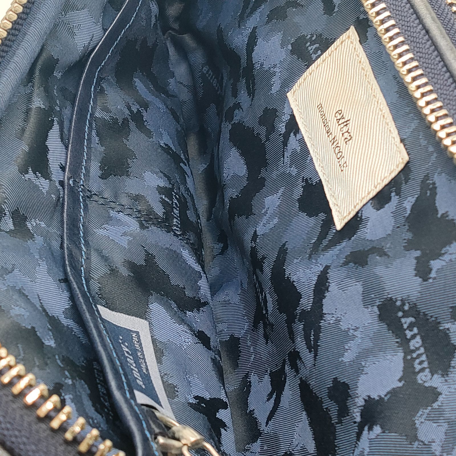 【新品未使用】aniary アニアリ ダブルジップ レザーポーチ 日本製　レア アニアリ aniary ダブルジップ レザーポーチ 日本製 レザー ネイビー