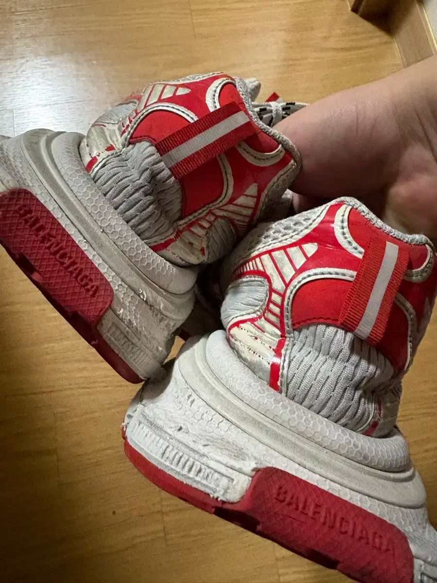 41 バレンシアガ ランナー スニーカー 白/レッド 3XL - メルカリ