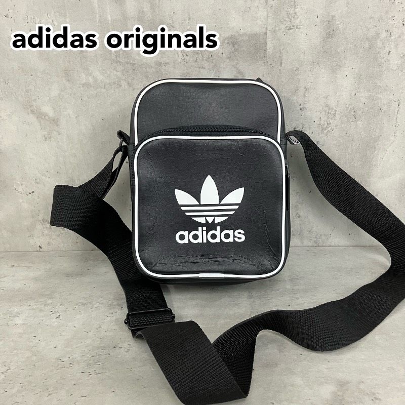 美品 adidas originals ミニショルダーバッグ 黒 エナメル