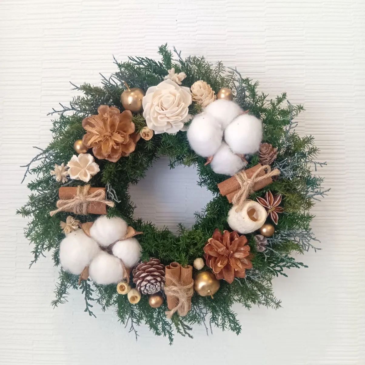 花材たっぷりクリスマスリース🌲約25cm 2025No.48 - メルカリ